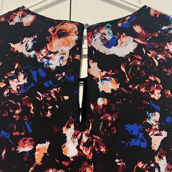 RW&CO Sleeveless Blouse - Picture 3 of 4